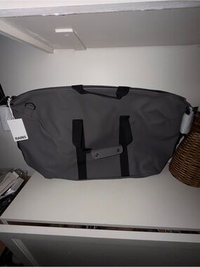 RAINS Gray Weekend Duffle Bag - Unisex Travel Tote
